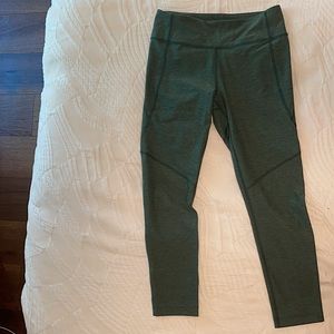 Ourdoor Voices 3/4 Warmup Leggings